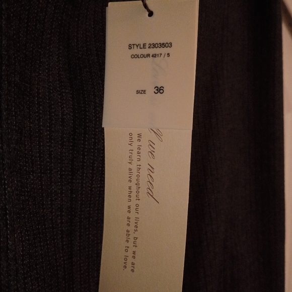 Oui Moments Black Lace Trim, Pleated Women's Gray Pencil Skirt (Stretch) - Picture 10 of 13